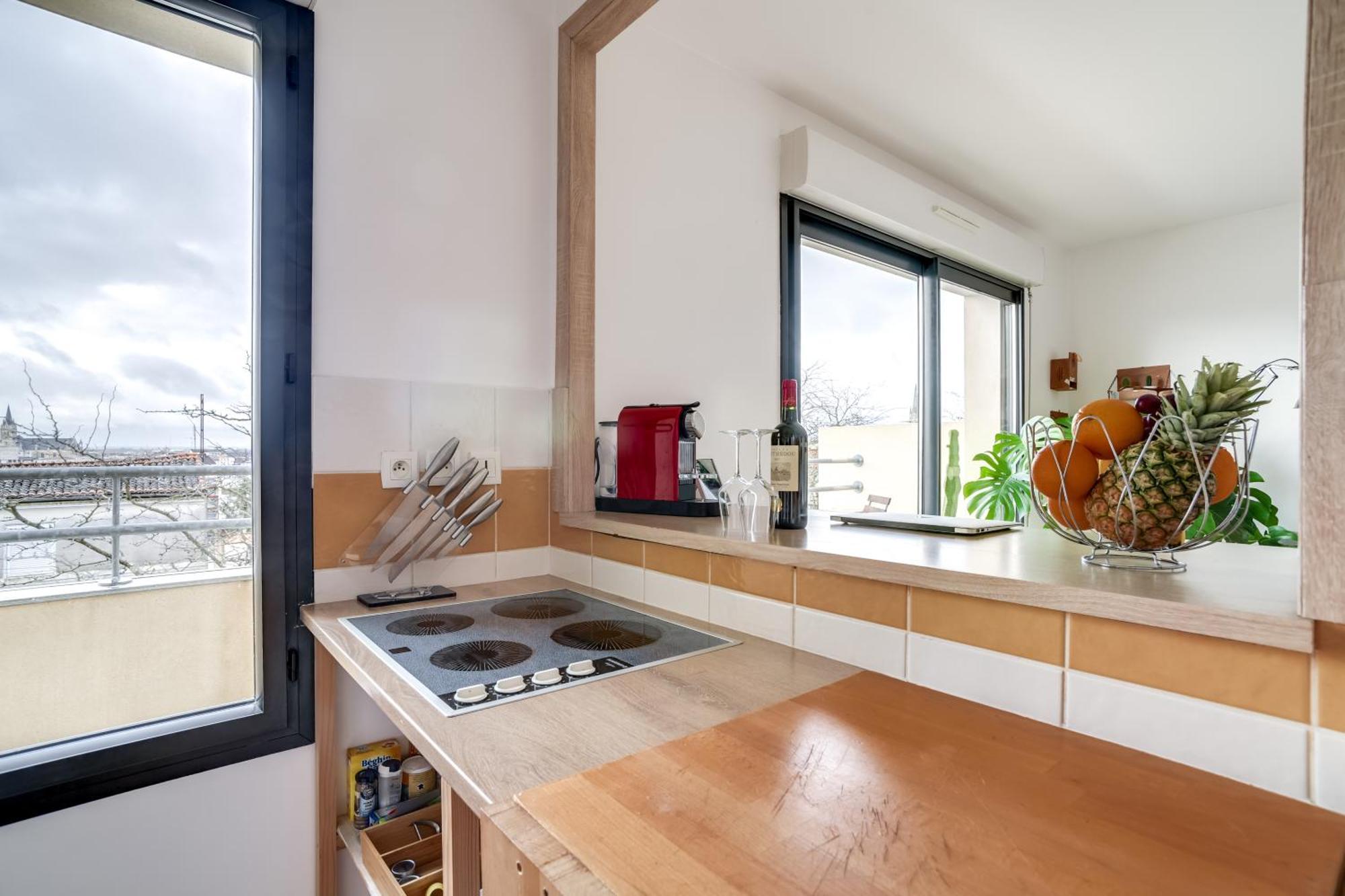Votre Escale - Le Petit Montmartre Niort Exterior foto