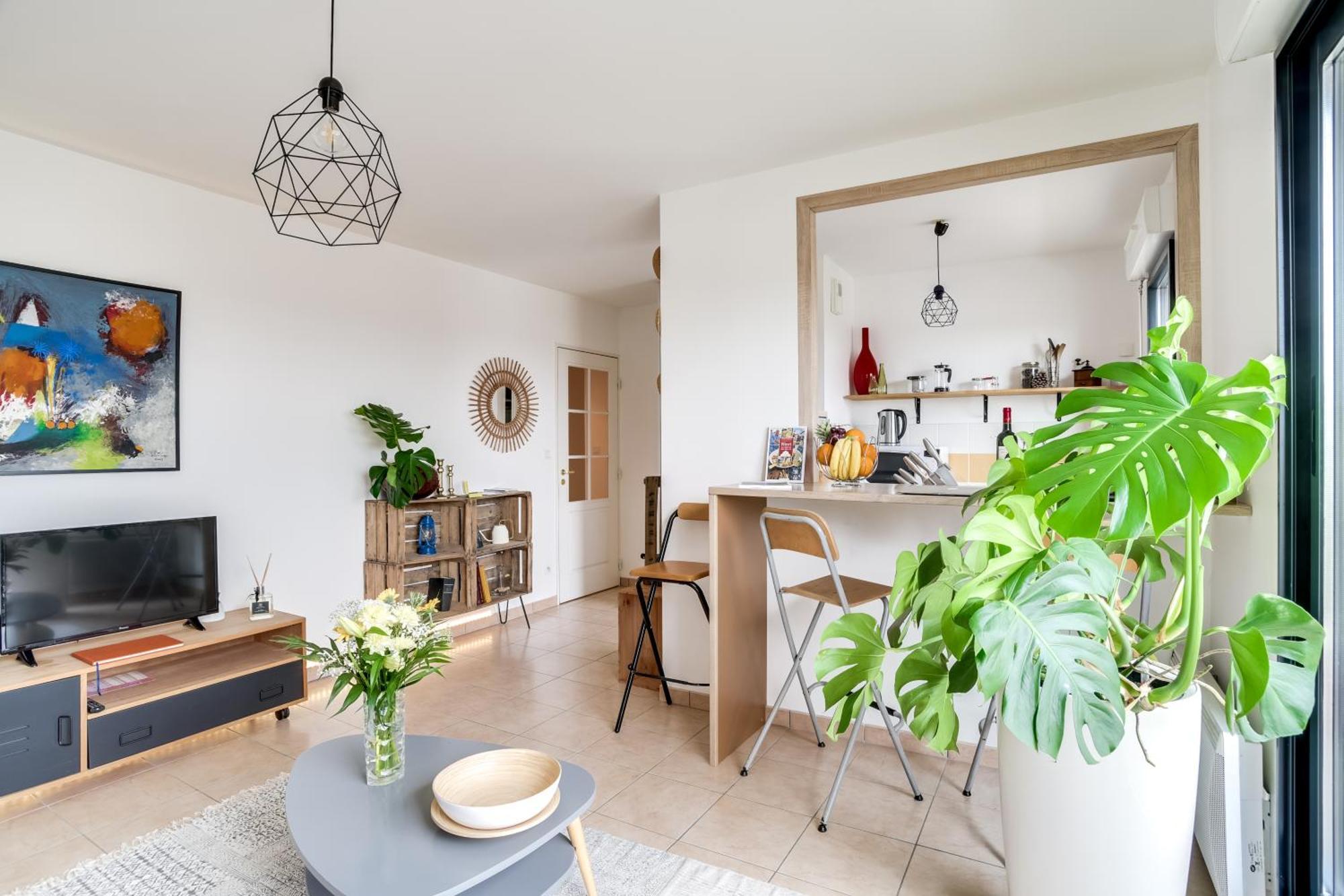 Votre Escale - Le Petit Montmartre Niort Exterior foto